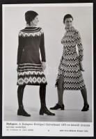 1971 A Budapesti Kötőipari Szövetkezet interzia mintás modelljei, divatfotó, MTI Fotó, feliratozva 27x18 cm