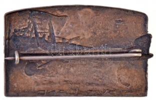 Osztrák-Magyar Monarchia ~1914-1918. "Gut Land" ezüstözött fém jelvény. Szign.: Rudolf Fer...