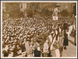 1938 Ünnepség Budapesten a Felvidék visszacsatolása alkalmából. Francia sajtófotó 18x12 cm