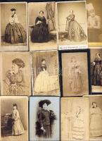 1860-1890 Régi fényképek: Női teljes alak képek (12db)