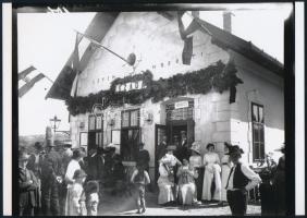 cca 1930 Szank és Szada vasútállomások, 2 db vintage negatívról készült mai nagyítás, 18x25 cm