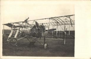 Erbeutetes italienisches Flugzeug V. 26/1-1916. Zugunsten des Rotes kreuz es Zweigverein in Pola / I. világháborús olasz zsákmányolt katonai repülőgép. Vöröskeresztes segélylap / WWI K.u.K. military, captured Italian aircraft