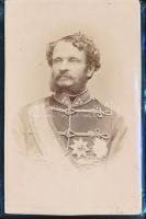 Gróf Andrássy Gyula (1823-1890) miniszterelnök huszártiszti egyenruhában, a Szent István renddel. Keményhátú fotó Calderoni pecsétjével 7x11 cm