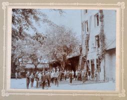 cca 1900 Szegedi tűzoltóörs nagyalakú keményhátú fotó / Szeged fire guards. Large photo. 36x30 cm