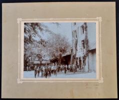 cca 1900 Szegedi tűzoltóörs nagyalakú keményhátú fotó / Szeged fire guards. Large photo. 36x30 cm