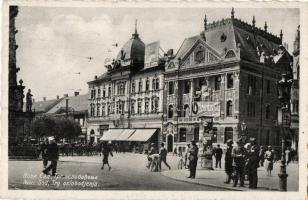 Újvidék, Novi Sad; Szentháromság tér, bank, hirdetőoszlop / square view with bank and advertising column (EK)