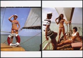 cca 1973 Fürdőruhák divatfotózása az Uránusz - balatoni vitorlás - fedélzetén, 5 vintage negatívról készült mai nagyítás, 18x13 cm