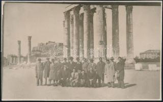 1932 Magyar labdarúgó válogatott csoportképe, Mednyánszky Máriának elküldve  A válogatott tagjai Ujv...