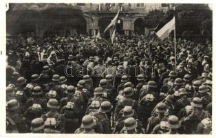 1938 Ipolyság, Sahy; bevonulás katonákkal / entry of the Hungarian troops, So. Stpl  (vágott / cut)