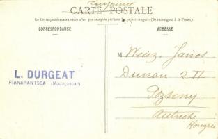 Madagascar, Dans la brousse, Arrive a un village / In the bush, Arriving to the a village, TCV card ...