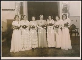 cca 1935 Báli ruhák divatja Budapesten, az 1930-as években, 4 db vintage fotó, 11,5x17 cm és 17,5x23,5 cm