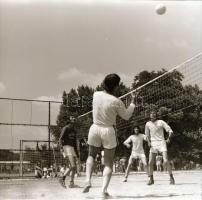 cca 1967 Sportolók, sportesemények, 13 db vintage negatív Sinka Antal (?-?) hagyatékából, aki a vele...