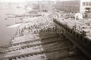 1948 Budapest, hajógyári képriport, 20 db szabadon felhasználható, vintage negatív, 24x36 mm