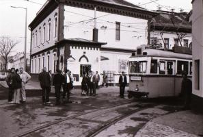 1984 Budapest, az 1-es villamos vonalán közlekedő próbajárat, 34 db szabadon felhasználható, vintage...