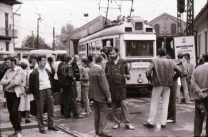 1984 Budapest, az 1-es villamos vonalán közlekedő próbajárat, 34 db szabadon felhasználható, vintage...