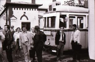 1984 Budapest, az 1-es villamos vonalán közlekedő próbajárat, 34 db szabadon felhasználható, vintage...
