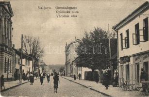 Valjevo, Városház utca, cukrászda, Berberin üzlet / Gemeindegasse / Opstinska ulica / street view with confectionery, shop