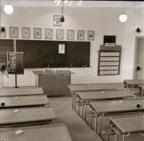 cca 1969 Kecskeméti városképek, épületfotók, 13 db szabadon felhasználható vintage negatív, 6x6 cm