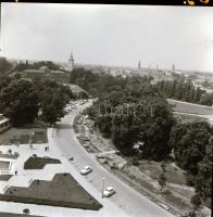 cca 1969 Gyula, városképek, épületfotók, 21 db szabadon felhasználható vintage negatív, 6x6 cm