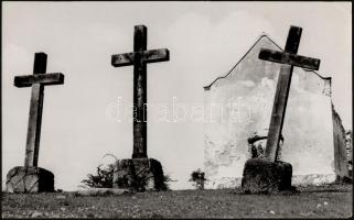 cca 1968 Darkó István (?-?) budapesti fotóművész 3 db matricával jelzett, fotóművészeti alkotása, 40...