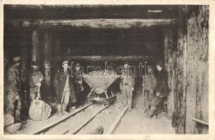 Miechów, Miechower Tunnel. Karte Nr. 3 des Kriegsalbums des E.R. / mine tunnel with soldiers