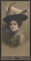 cca 1900 Kalapdivat. Kossak jelzett fotó. / cca 1900 Hat.fashion photo 11x21 cm