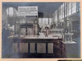 cca 1925 Braun Mór jégszekrény, bor és sörhűtőkészülékek gyára kiállítási standja. Hollós fotó. Üvegezett keretben / Fridge makers exhibition stand. 26x22 cm
