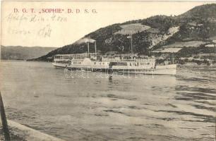 DDSG Sophie oldalkerekes személyszállító gőzhajó Orsova előtt / Hungarian passenger steamship