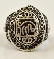 Ezüst (Ag.) gyűrű arab felirattal, jelzett, méret: 65, nettó 10,3 g
