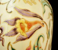 Zsolnay virág mintás váza, kézzel festett, jelzett, hibátlan, m:27 cm