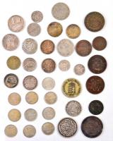 Rendkívül tartalmas fémpénz gyűjtemény öt darab kisalakú berakóban. ~101db ezüstérme, nagyrészt oszt...