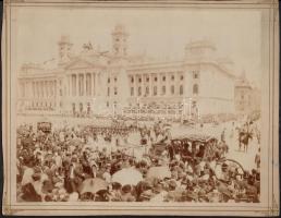 1896 Budapest, Millenniumi ünnepségek idejéből, 5 db nagyméretű fotó, kartonra kasírozva: ünnepélyes...