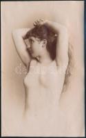 cca 1910 Akt fotográfia. Zselatinos ezüst nagyítás / cca 1910 Nude photo. Gelatin print. 10x14 cm