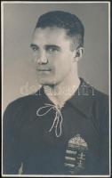 1937 Csikós Gyula (1913-1992) a Ferencváros válogatott labdarúgójának aláírt fotója / Signed photo of Hungarian football player. 14x9 cm