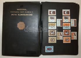 Szépen feldolgozott és összeállított gyufacímke-gyújtemény kb 700 db magyar és kb 600 db külföldi gyufacimkével Szép anyag!