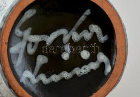 Gorka Lívia (1925-2011): Narancs-fekete váza, kézzel festett samott mázas kerámia, jelzett, hibátlan...