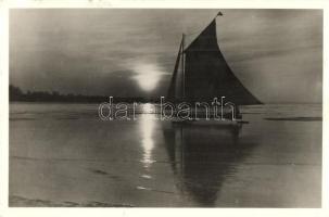 11 db RÉGI magyar városképes lap, Balaton és környéke / 11 pre-1945 Hungarian town-view postcards