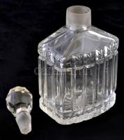Dekoratív parfümös üvegcse, formába öntött, dugóval, csorbákkal, m: 14,5 cm