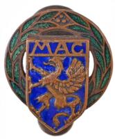 DN MAC (Magyar Athletikai Club) zománcozott gomblyukjelvény, hátoldalon Berán N. Budapest gyártói jelzéssel (17x19mm) T:2