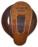 DN "MAC (Magyar Athletikai Club)" zománcozott gomblyukjelvény, hátoldalon "Berán N. B...