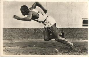 1936 Berlin, Olympische Spiele / Olympic games, Jesse Owens (USA) starts for the 200 m running. Phot Spudlich