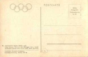 1936 Berlin, Olympische Spiele / Olympic games, Jesse Owens (USA) starts for the 200 m running. Phot...