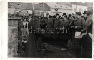 1940 Nagyszalonta, Salonta; Országzászló avatás. Katonai vezetők tiszteletadása / Hungarian Flag inauguration. Military officers. Zsák Jenő Jászberényi photo