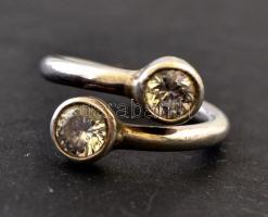 Ezüst(Ag) gyűrű üveg kövekkel, jelzett, méret: 49, bruttó: 4,5 g