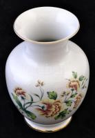 Hollóházi virágmintás porcelán váza, jelzett, hibátlan, m: 17 cm