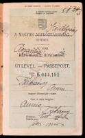 1921 Magyar Királyság (Népköztársaságról kézzel átjavítva) fényképes útlevele, okmánybélyeggel, pecs...
