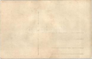 1919 Budapest VI. Berlini tér (mai Nyugati tér), Tanácsköztársaság május elsejei ünnepsége, Három ka...