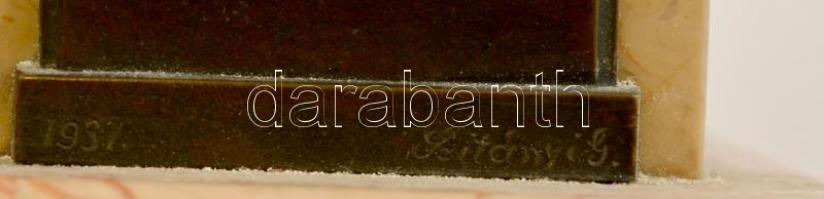 Szitányi Gábor (1884-1970): Hálánk jeléül 1937. Bronz, jelzett, márvány talapzaton, m:10 (26) cm, &q...