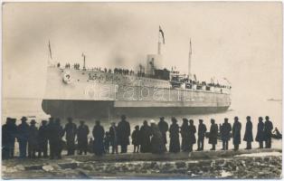 1914 Fiume, SMS Szent István osztrák-magyar Tegetthoff-osztályú csatahajó oldalvértezet nélküli vízre bocsátása / K.u.K. Kriegsmarine, launching of SMS Szent István without side armor. photo (fl)