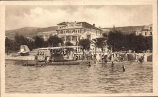 Crikvenica, Cirkvenica; Hotel Esplanade szálloda, fürdőzők hidroplánnal, strand / hotel, bathing people with seaplane, beach (EK)